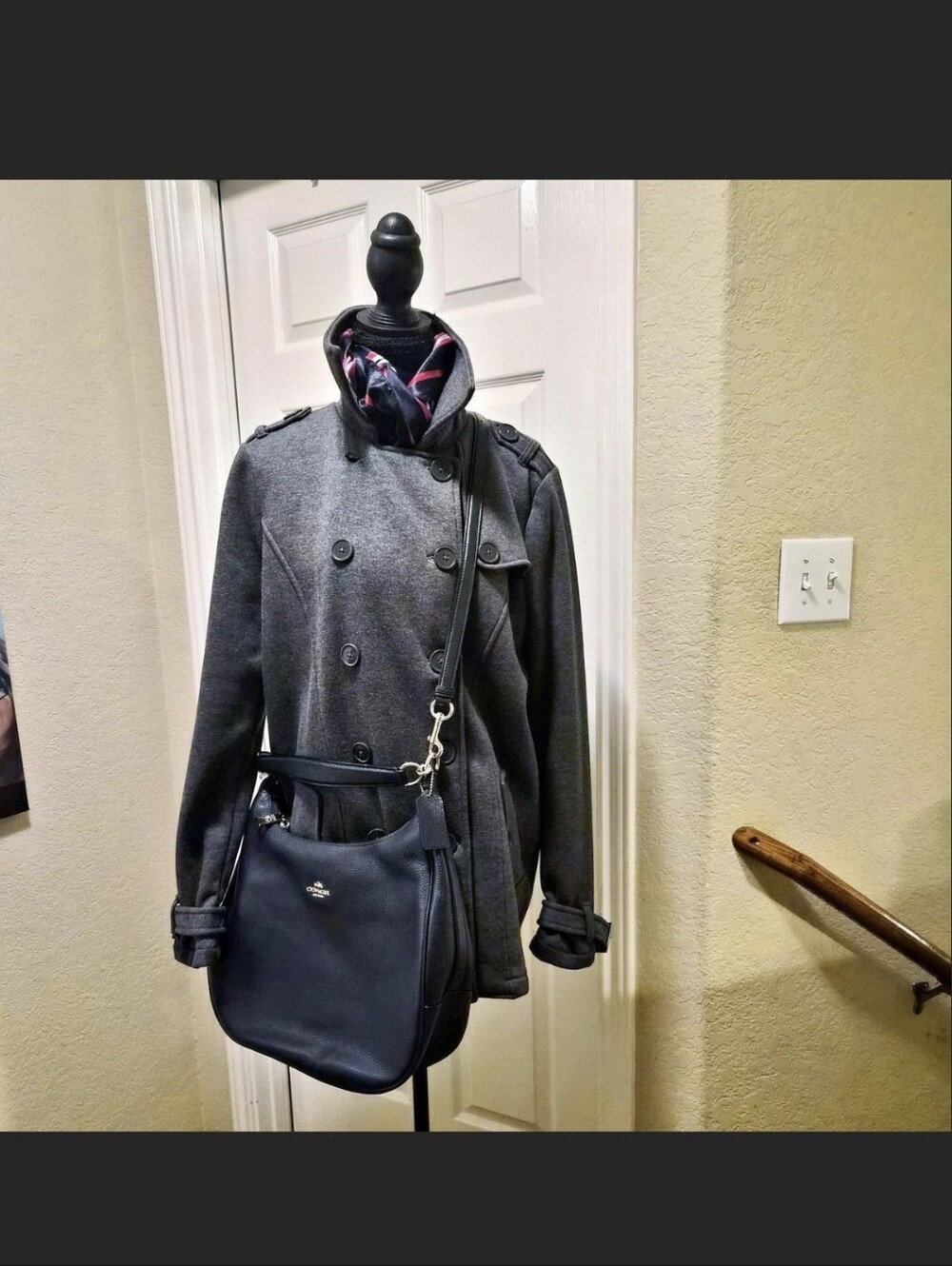 Coach Pebbled Leather Shoulder Hobo in Navy Blue with Gold Hardware - Picture 2 of 6